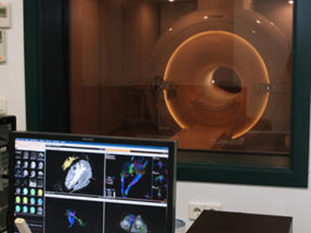 Proyecto de reforma para implantación de equipo de resonancia magnética en la Universidad de Valladolid - Burcons